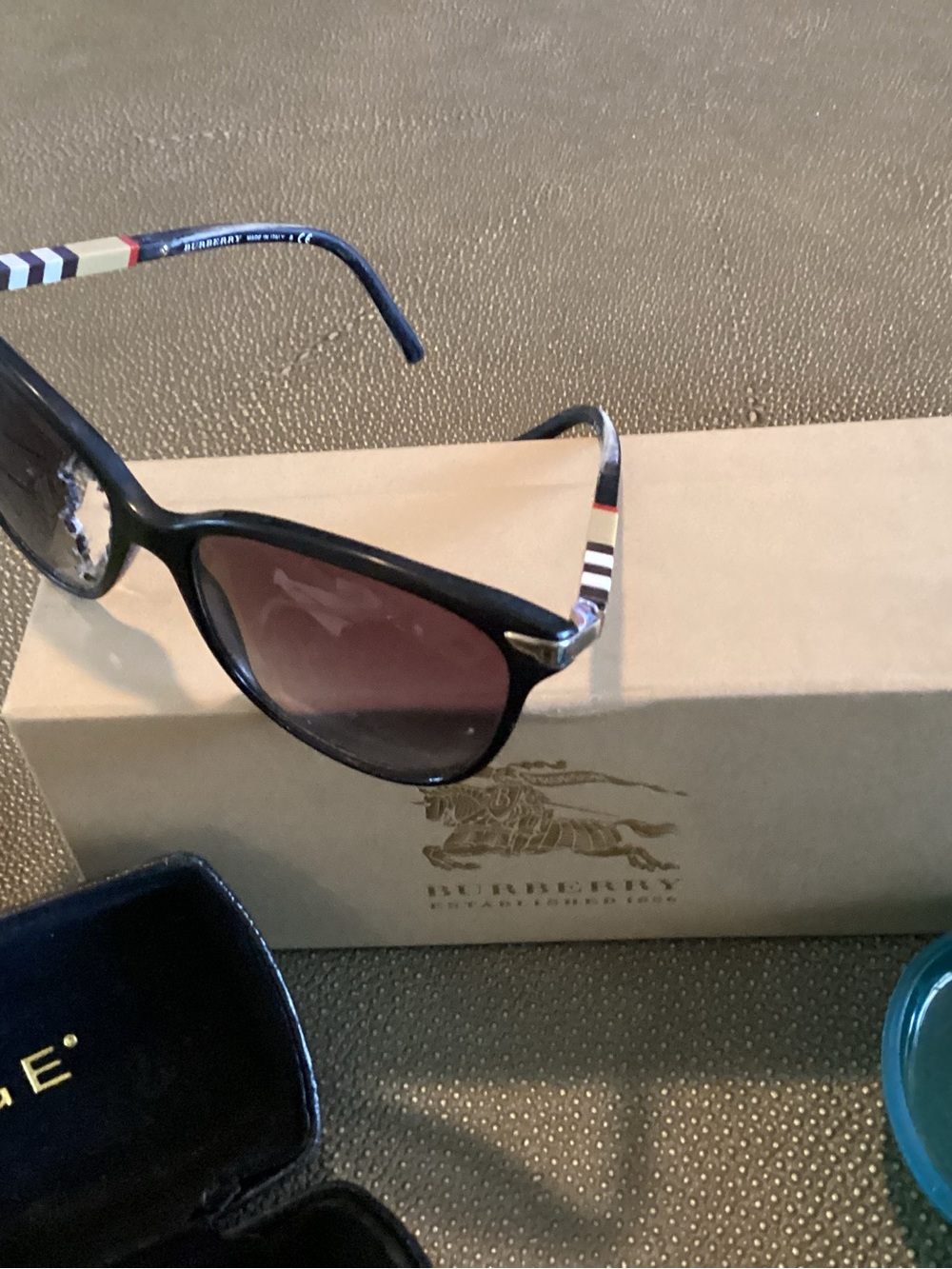 Collection of Glasses Frames and Cases - Picture 5 of 9